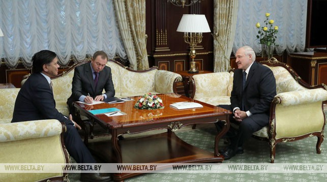 Лукашэнка: мы заняліся дыверсіфікацыяй паставак нафты