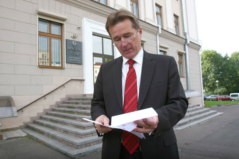 Терещенко на выборы не пустила жена, но они вместе собирают подписи за Бабарико