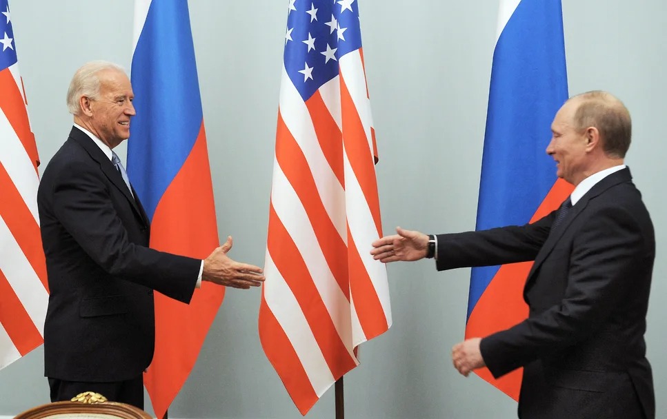 Россия в окопах: как США, Чехия и Украина ополчились на Москву
