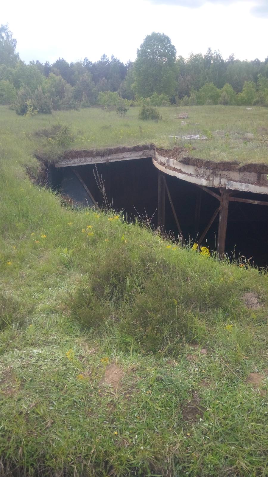 У Кобрынскім раёне мужчына ўпаў у падземны рэзервуар нафтапрадуктаў