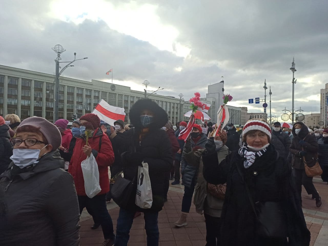 У Мінску выйшлі на марш пенсіянеры і медыкі