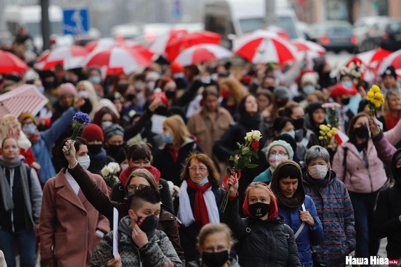 Протест под зонтами: в Минске прошёл Женский марш