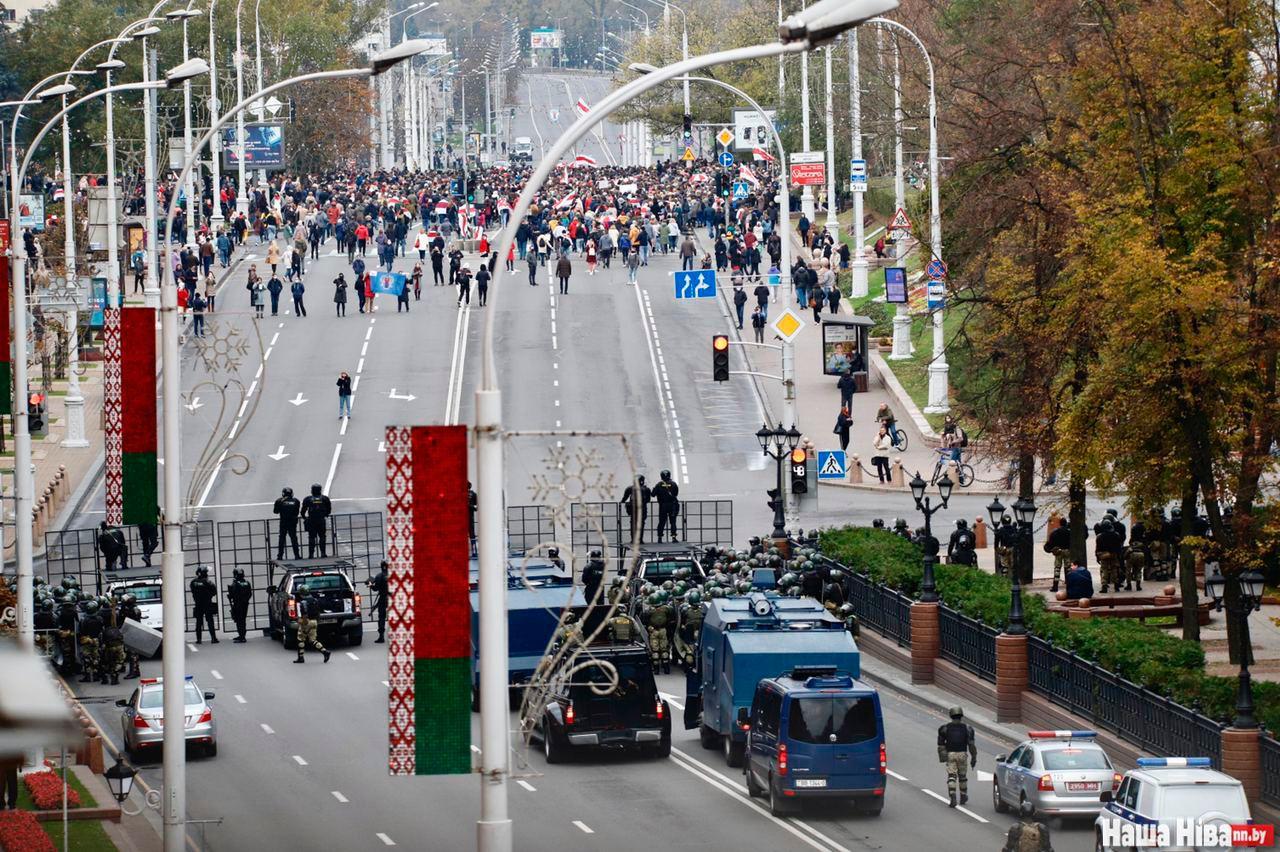 Воскресный марш "Народный ультиматум" в Минске: "Рубежи" и тысячи людей