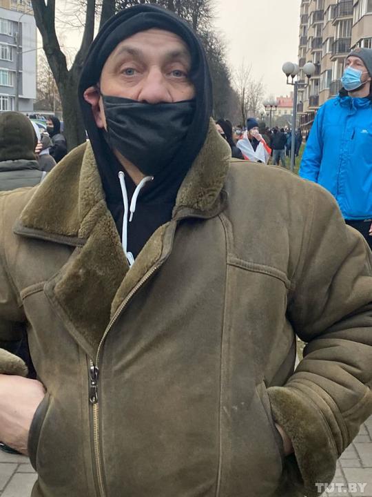 На "Площади Перемен" неизвестный душил журналиста