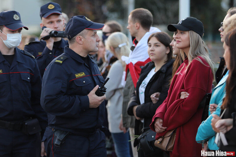“Девушки пели “Купалинку”, а их задерживали”: как прошёл протест в Минске 
