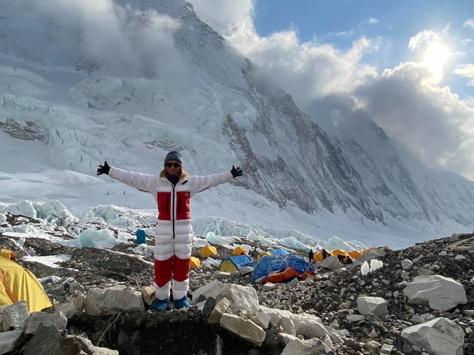 Коронавирус помешал 61-летней белоруске поднять БЧБ-флаг на Эверест 