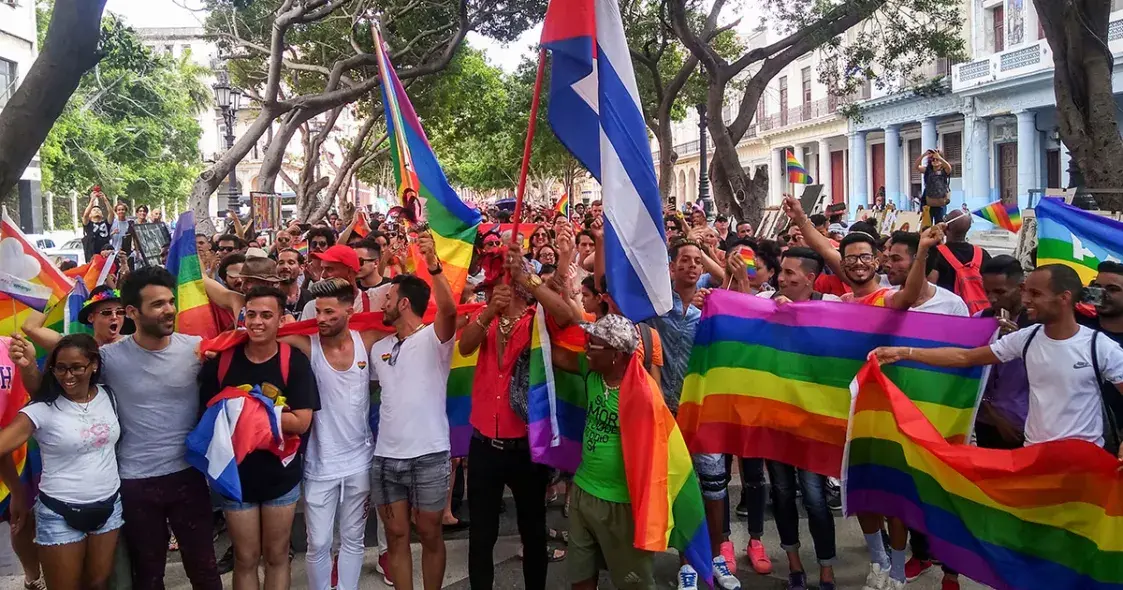 Как коммунистическая Куба неожиданно разрешила однополые браки