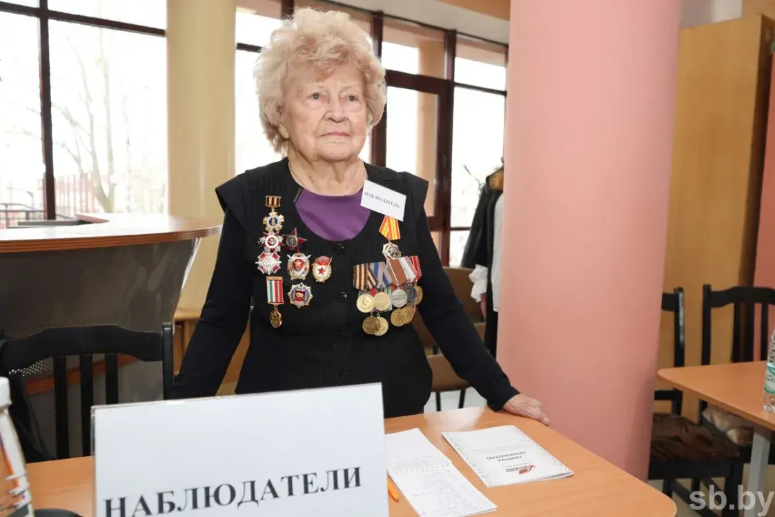 В Гродно за "выборами" наблюдает 100-летняя поклонница Лукашенко