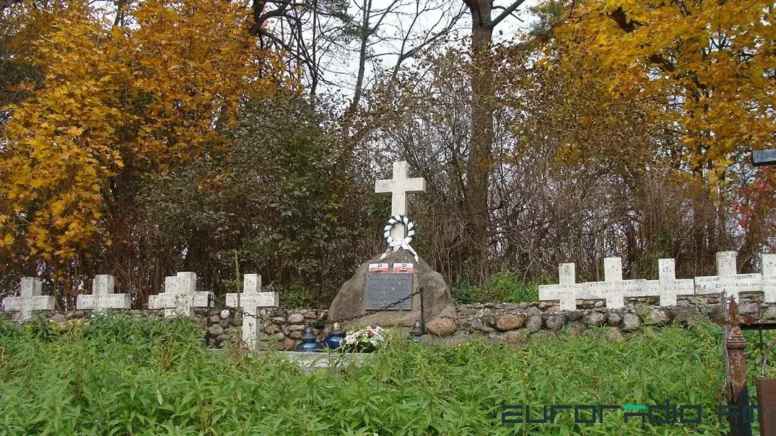 Польшча адрэагавала на знішчэнне могілак салдатаў Арміі Краёвай у Мікулішках