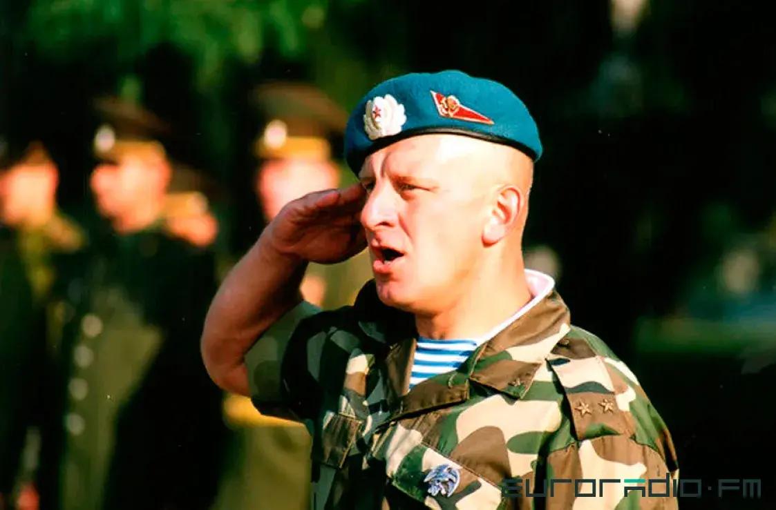 Чтил “традиции русского офицерства”: прошлое нового “министра обороны” демсил