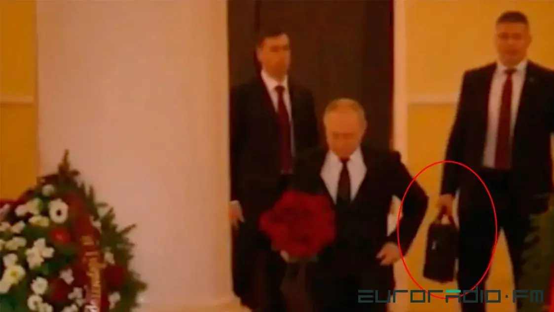 Бывший охранник Путина, носивший за ним ядерный чемодан, пытался застрелиться