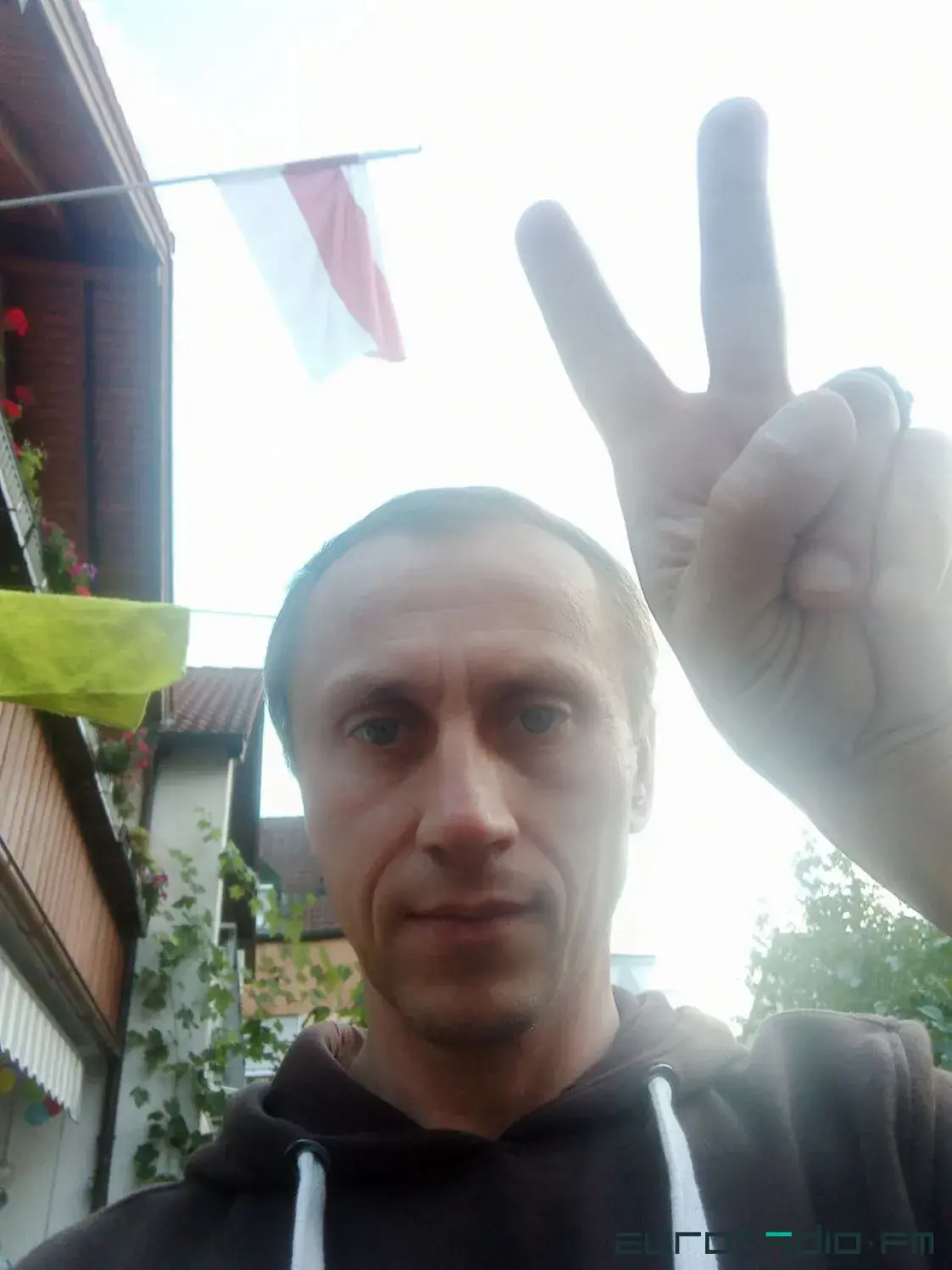 “Это ты Бандеру кормил!” Белоруса-волонтёра избили в лагере для беженцев