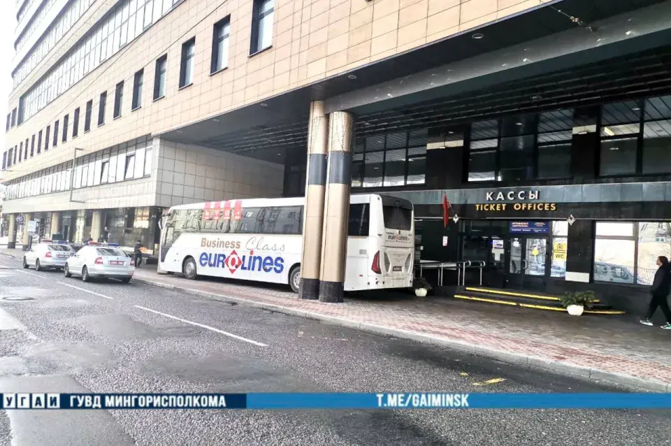 У Мінску на аўтавакзале "Цэнтральны" рухаўся пасажырскі аўтобус без кіроўцы
