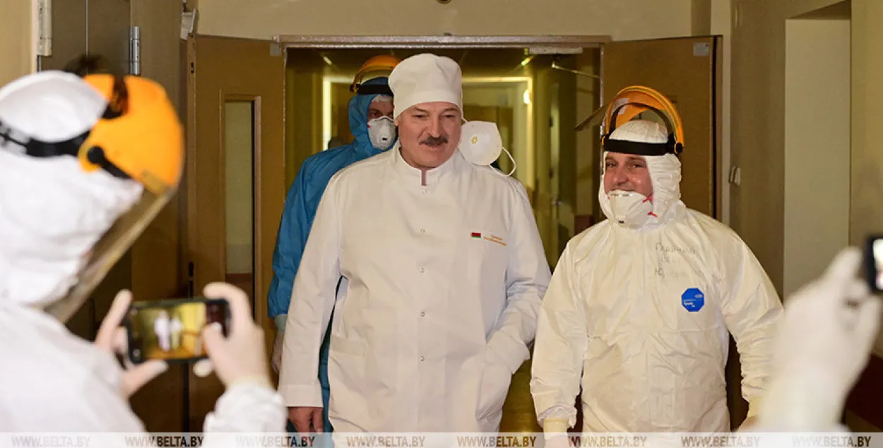 Александр Лукашенко в столичной больнице​&nbsp;/ БЕЛТА