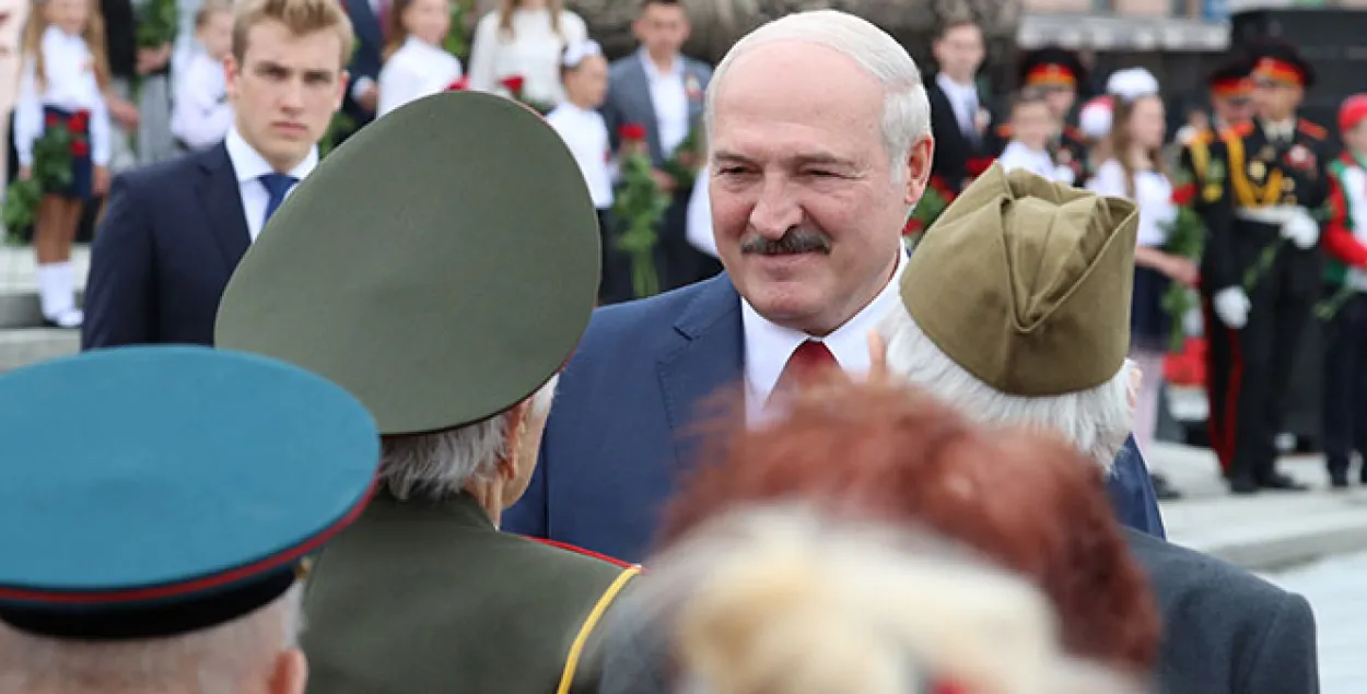 У Twitter праходзіць смешны флэшмоб: і пры чым тут Лукашэнка?