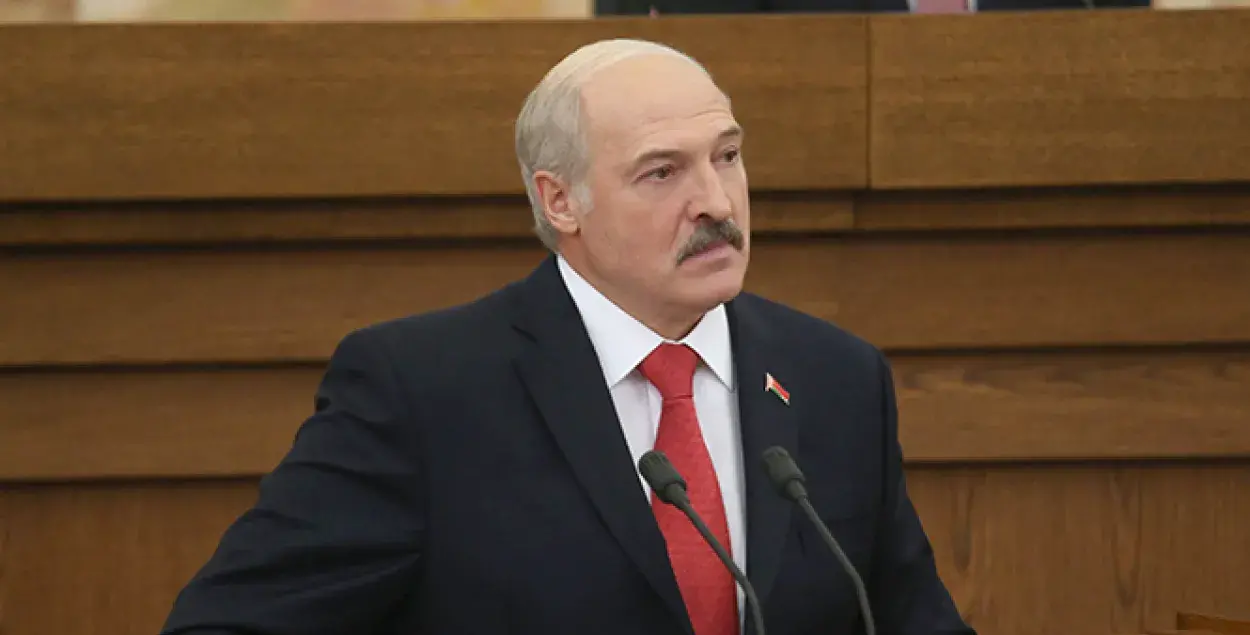 Александр Лукашенко во время выступления перед депутатами и сенаторами в 2016-м / president.gov.by