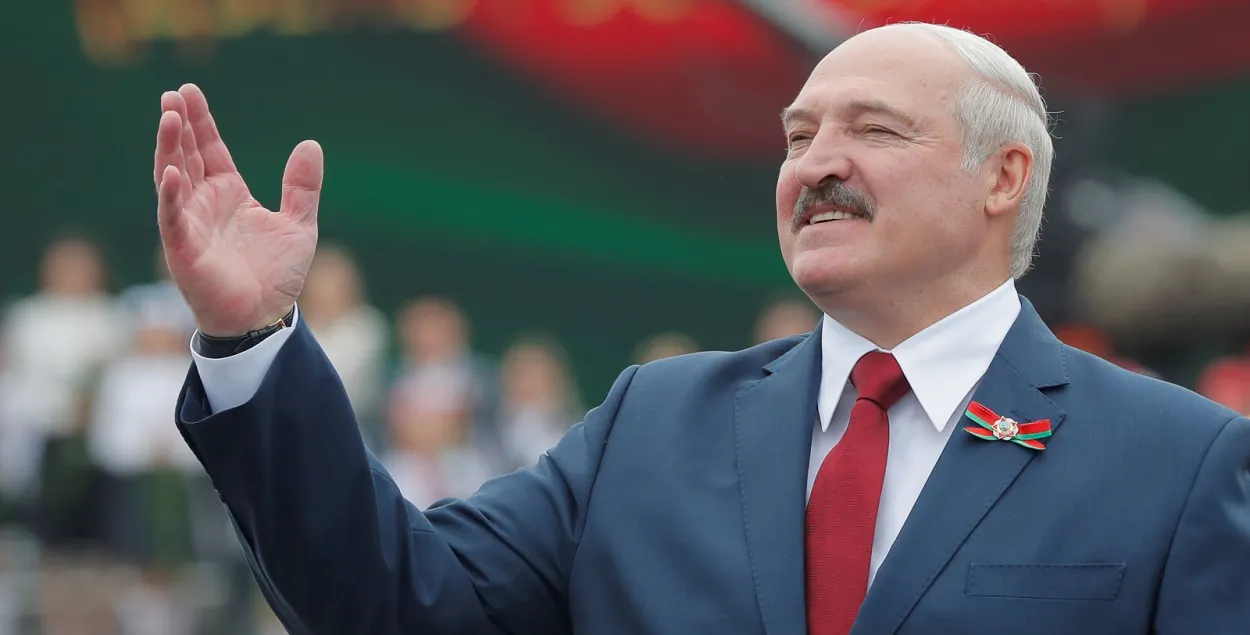 Александр Лукашенко на площади Победы в Минске / Reuters