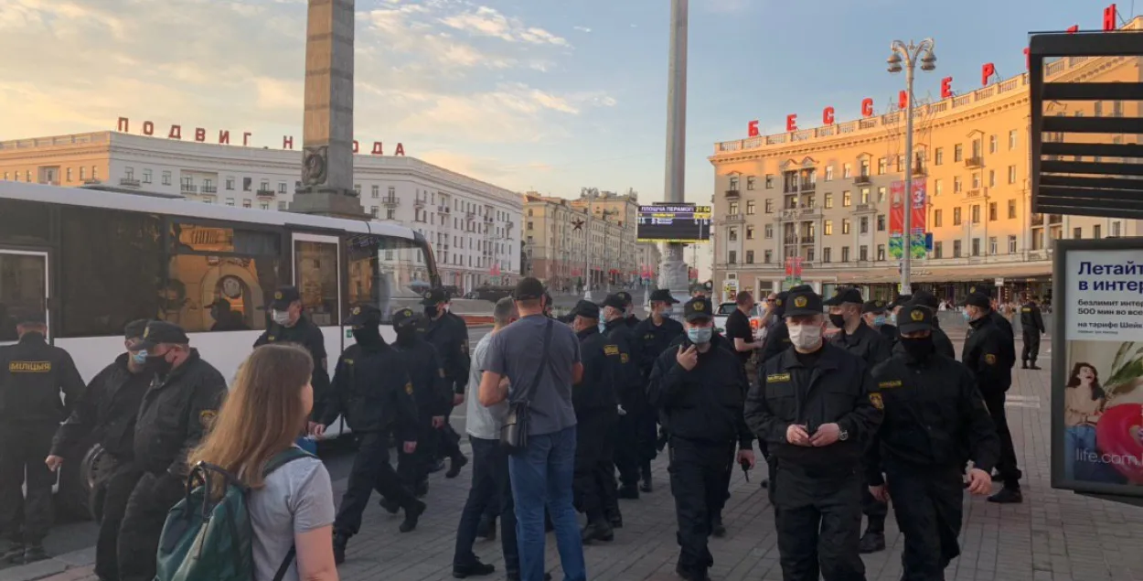 АМАПу не хапае: у Мінску людзі стыхійна выходзяць на вуліцы