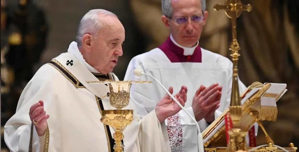 Папа Рымскі правёў велікодную службу без прыхаджан і заклікаў свет аб'яднацца
