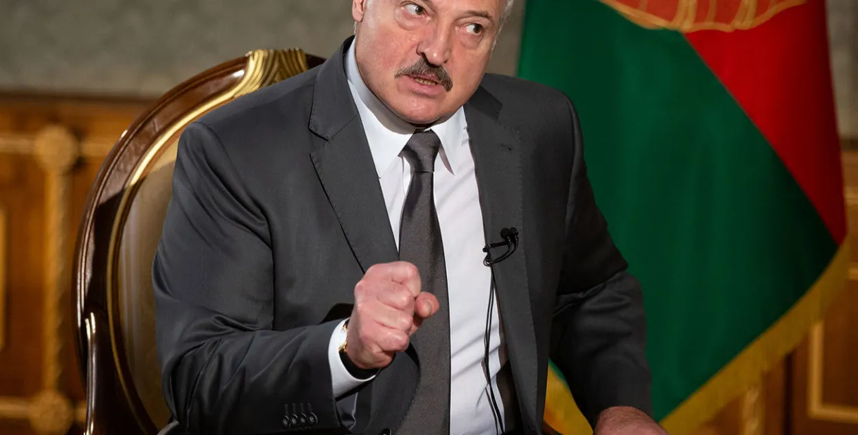 Лукашенко придумал ещё один способ наказания нелояльных чиновников, даже бывших