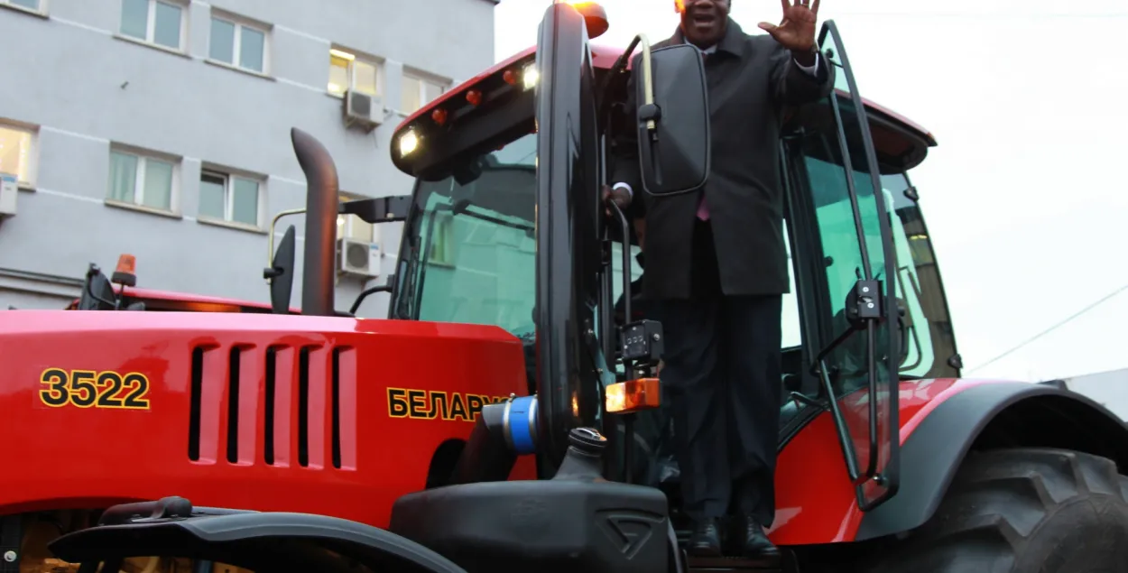Delegation from Africa at the Minsk Tractor Plant / belarus-tractor.com​