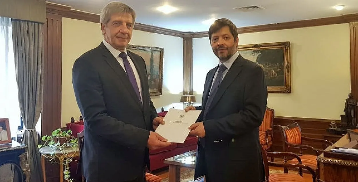 Посол Беларуси в Аргентине подал второе прошение об отставке