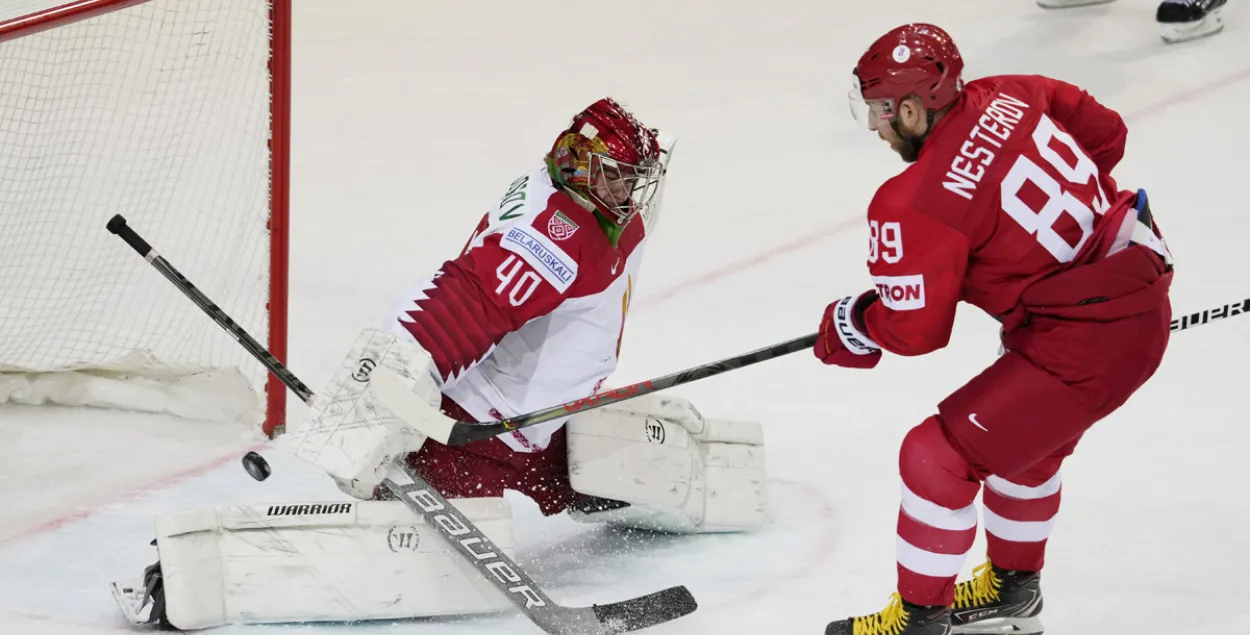 Белорусские хоккеисты проиграли россиянам / Reuters