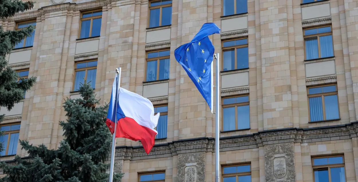 В МВД Чехии допустили, что взрыв на складе боеприпасов произошел случайно