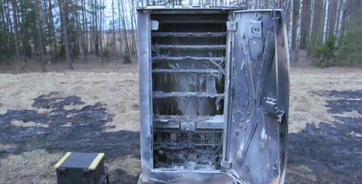 Сожженный релейный шкаф / кадр из видео​