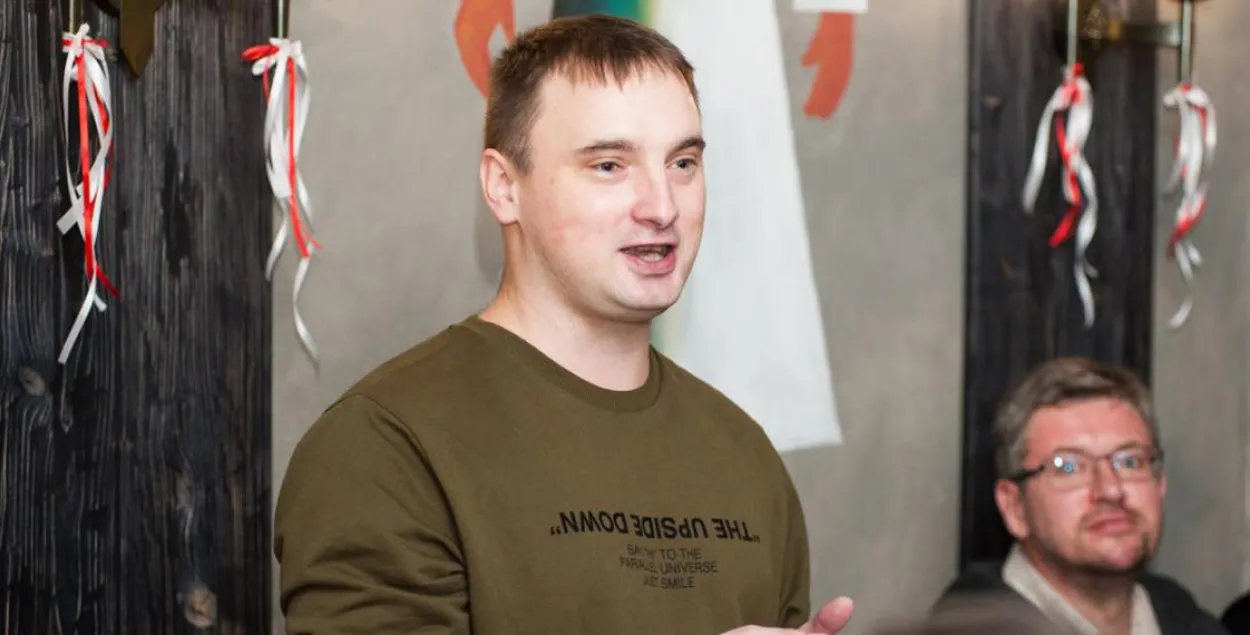 Журналіст Андрэй Кузнечык і яшчэ 15 чалавек прызнаныя палітвязнямі