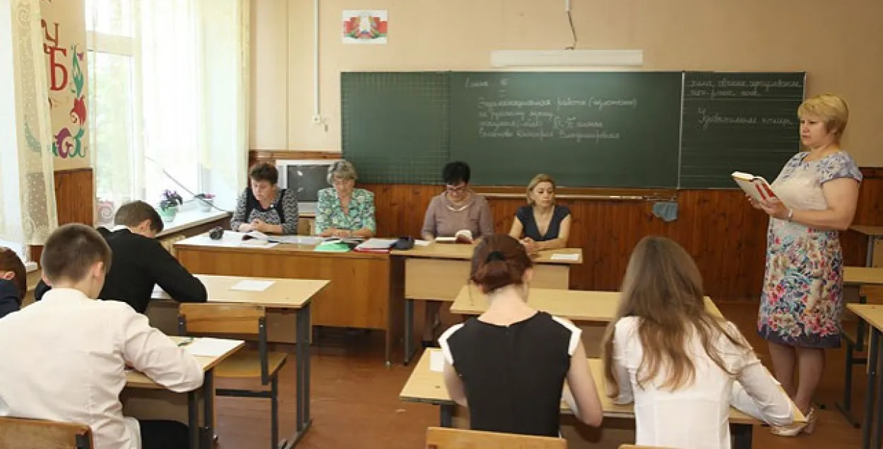 Школьные экзамены совместят с некоторыми вступительными — Карпенко