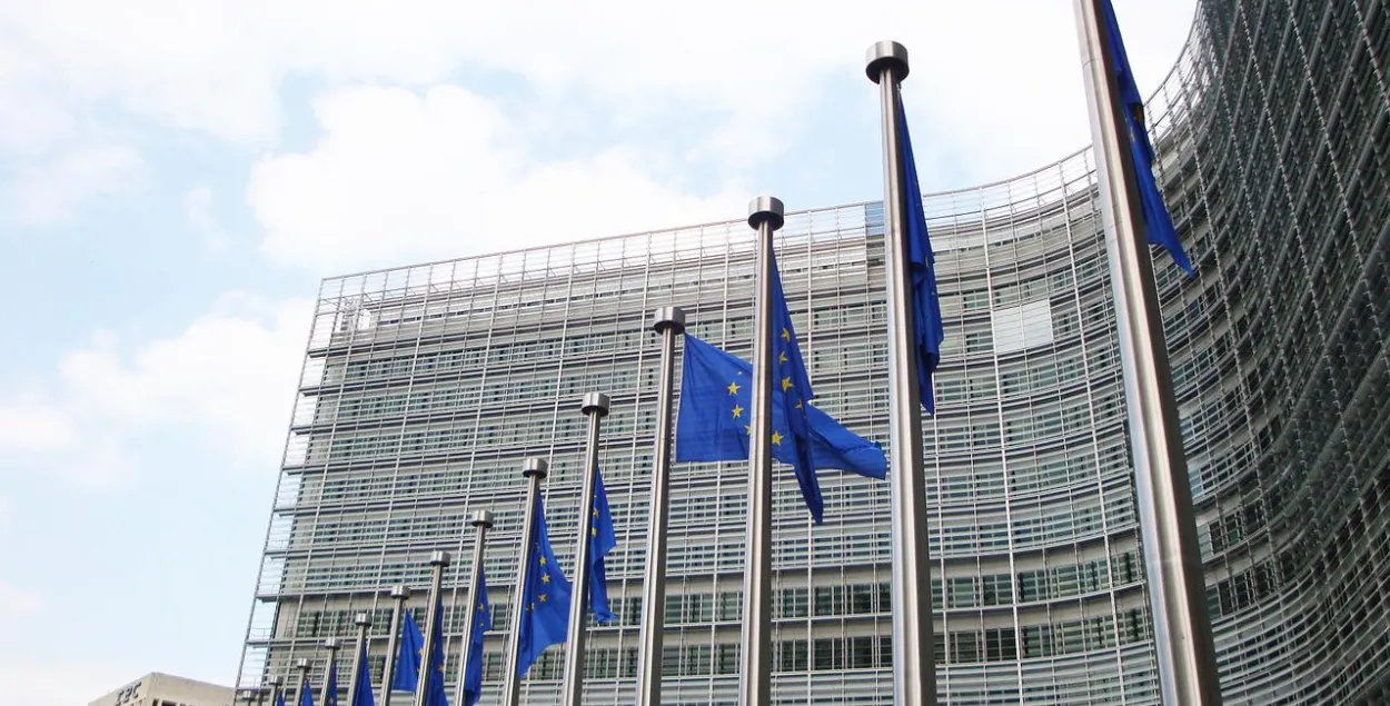 Савет Еўрасаюза зацвердзіў адмену спрошчанага візавага рэжыму ЕС з Расіяй