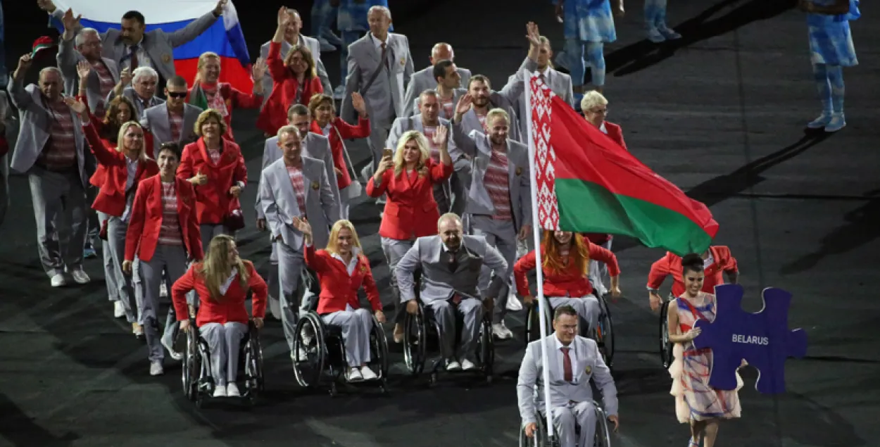 Беларус з расійскім сцягам: санкцыі WADA — гэта прынцып двайных стандартаў