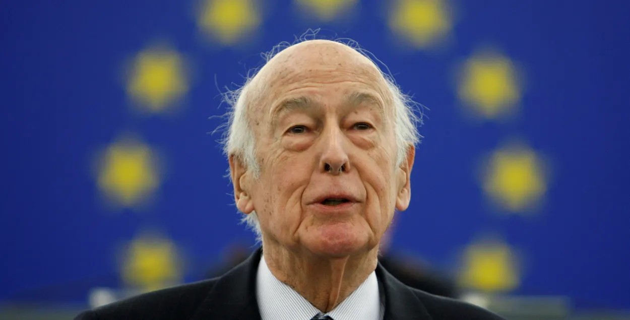 От осложнений после COVID-19 умер экс-президент Франции Валери Жискар дʼЭстен