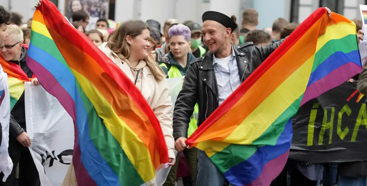 Зеленского попросили легализовать однополые браки, но этому мешает война