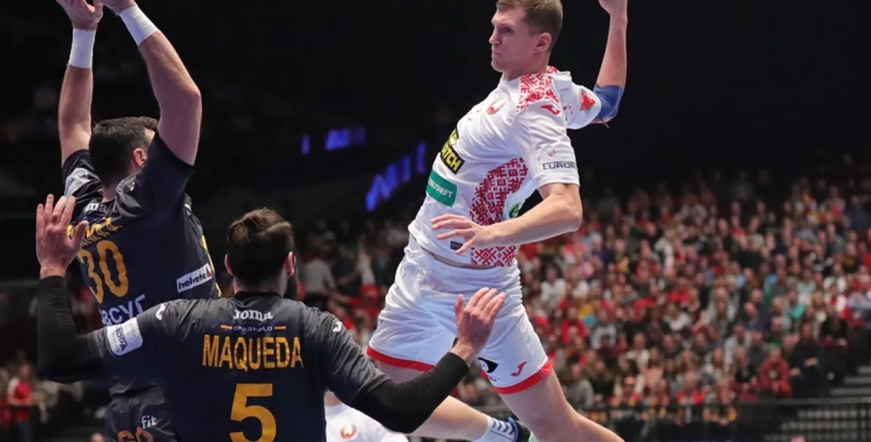 Белорусские гандболисты проиграли испанцам на чемпионате Европы