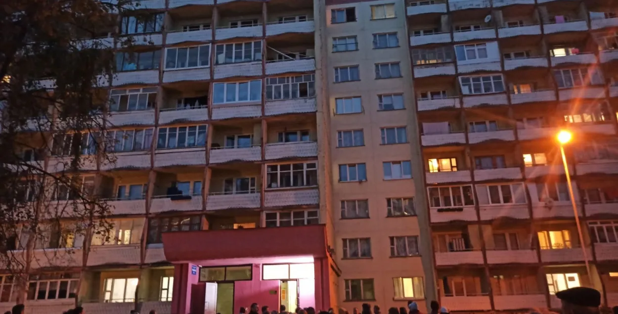 В Минске произошел пожар в общежитии — спасатели эвакуировали 300 человек