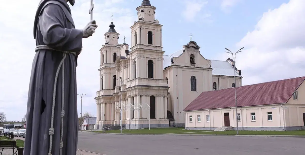В Будславе показали, как выглядит знаменитый костел спустя год после пожара