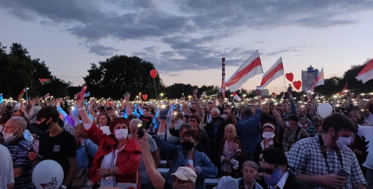 ОНТ сравнило митинг Тихановской в Минске с фестивалем “Рок за Бобров”