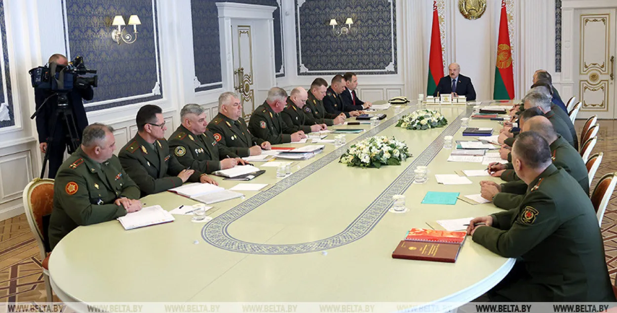 Александр Лукашенко на совещании с военными / БЕЛТА