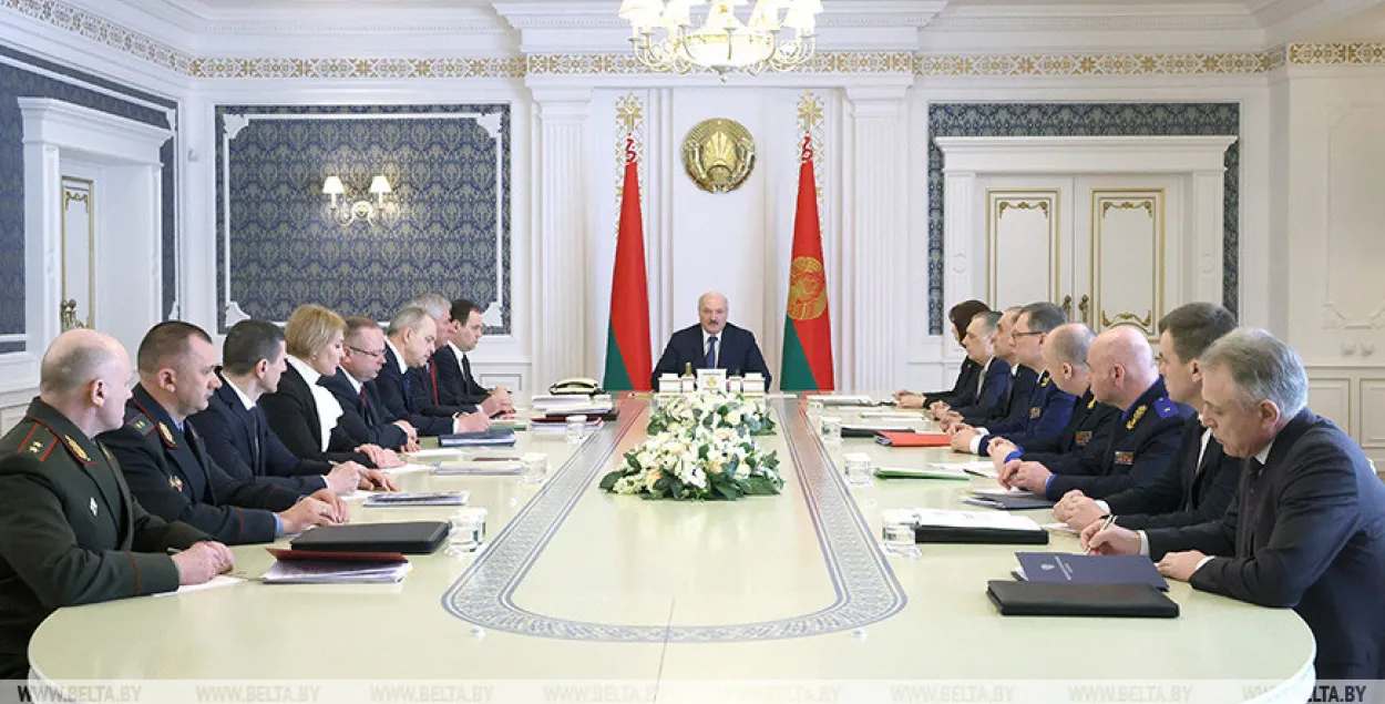 Лукашенко требует навести порядок в адвокатуре 