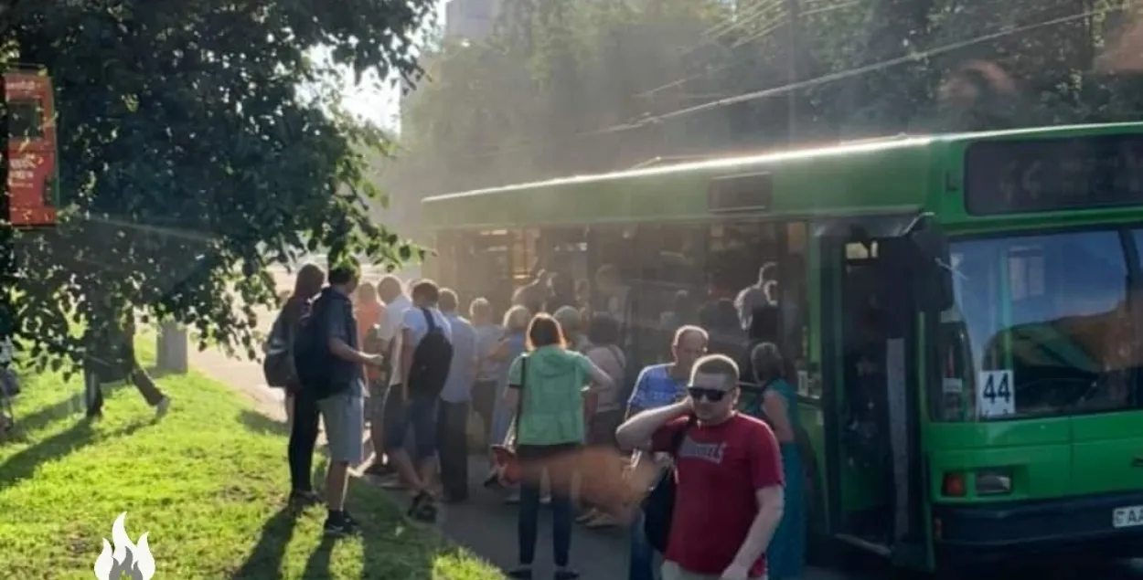 ЧП с городским автобусом в Гомеле — водителю пришлось высаживать пассажиров
