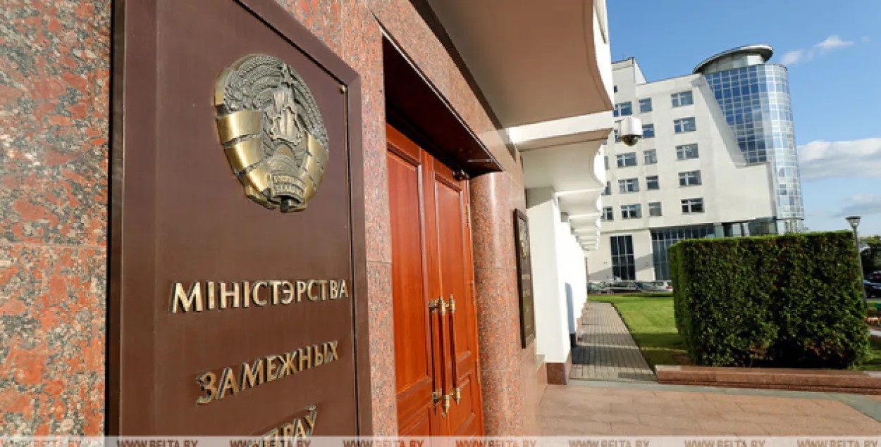 МИД: Сокращение дипломатов в посольствах Литвы и Польши обязательно к исполнению