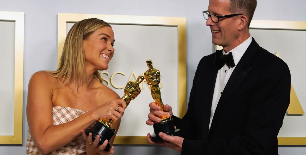 В Лос-Анджелесе раздали "Оскаров" — лучшим фильмом признали "Землю кочевников" 