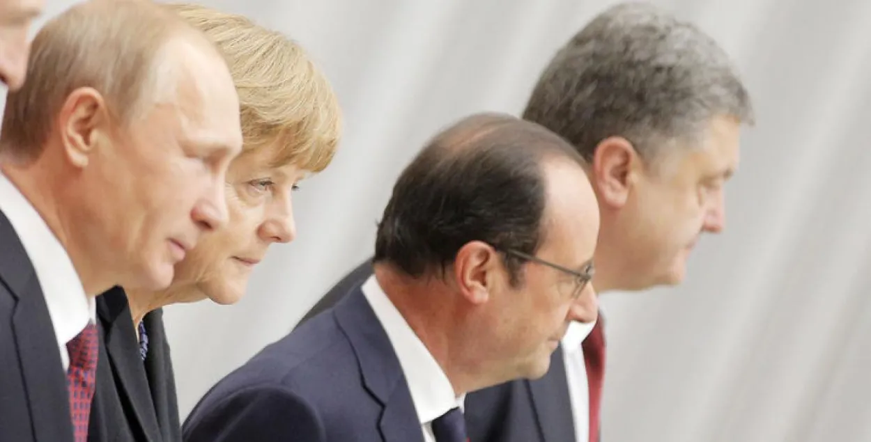 Владимир Путин, Ангела Меркель, Франсуа Олланд, Петр Порошенко на переговорах в Минске