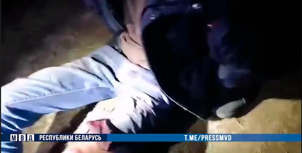 Раненый партизан / Кадр из видео