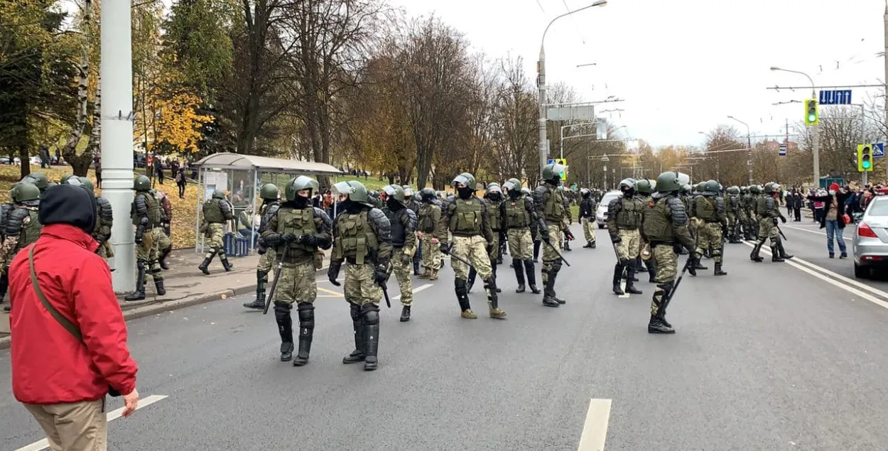 Улица Калиновского в Минске во время Марша против террора 1 ноября 2020 года / Еврорадио