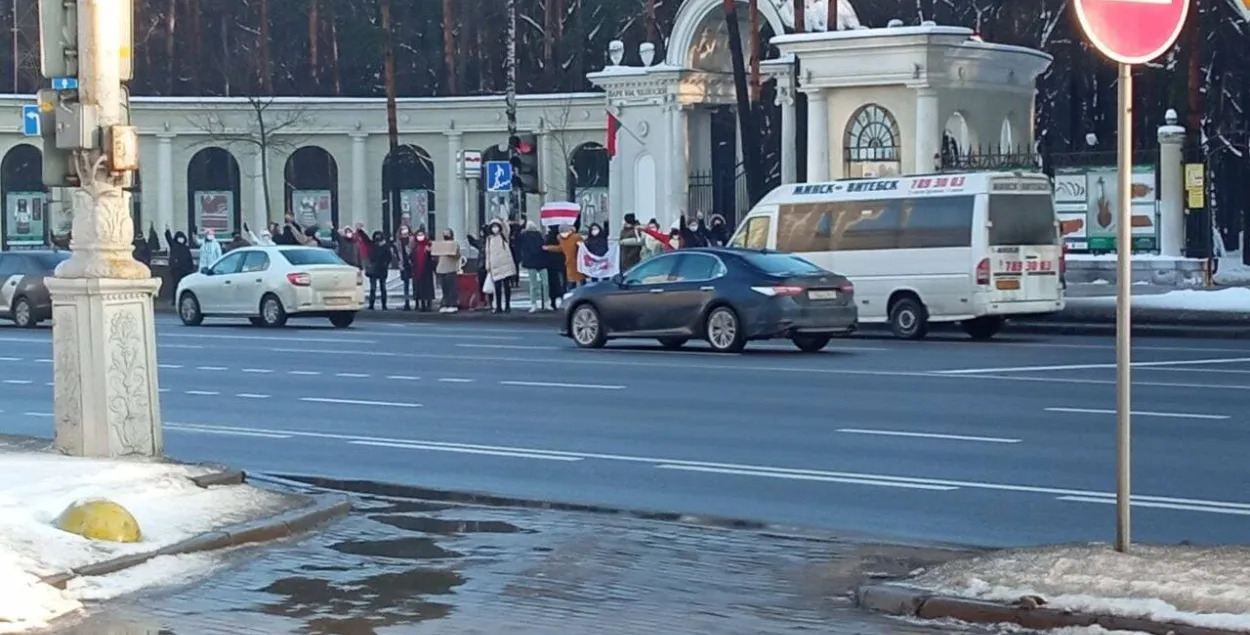 Цепи солидарности проходят в разных точках Минска