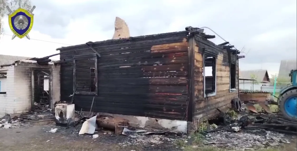 Пожар в деревне Чухово / кадр из видео Следственного комитета
