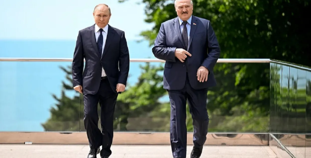 Владимир Путин и Александр Лукашенко в Сочи, 23 мая 2022-го / пресс-служба Кремля